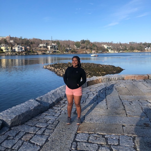 Meet your Posher, Naomy - Picture 1 of 1